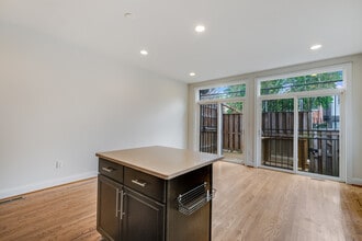 440 Warner St NW, Unit B in Washington, DC - Building Photo - Building Photo