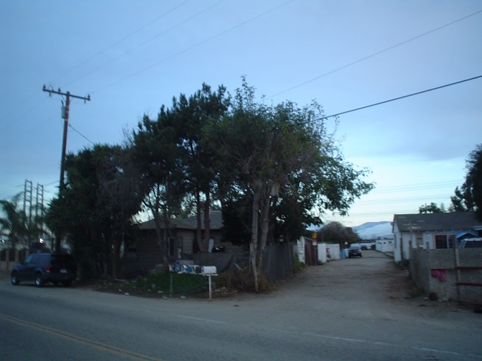 3705 Dufau Rd in Oxnard, CA - Building Photo