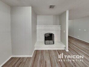 5723 Deer Valley Dr in Las Vegas, NV - Building Photo - Building Photo
