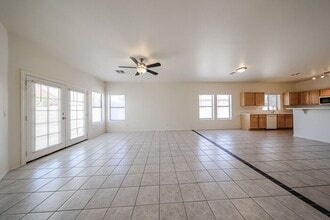 11827 W Roanoke Ave in Avondale, AZ - Building Photo - Building Photo