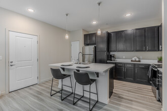 Fox Ridge Apartments in Troutdale, OR - Building Photo - Interior Photo