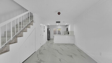 1917 SW 107th Ave, Unit 108 in Miami, FL - Building Photo - Building Photo