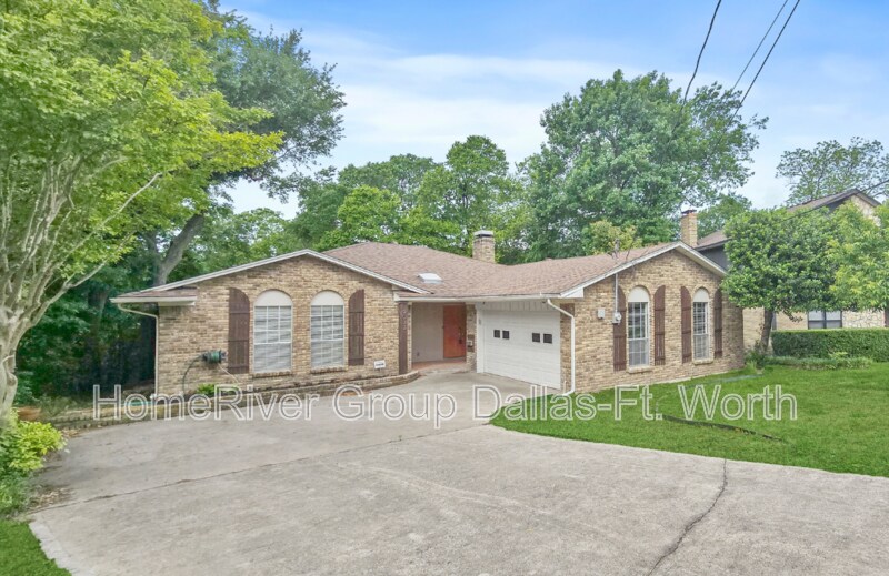 9033 Flicker Ln in Dallas, TX - Building Photo