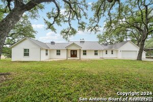 9750 Ridgeline Rd in New Braunfels, TX - Building Photo