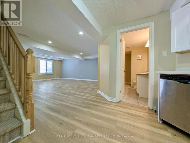 924 Guildwood Blvd in London, ON - Building Photo - Building Photo