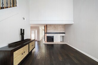 11502 Village Pl Dr in Houston, TX - Building Photo - Building Photo