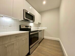 63 Upland Rd, Unit 1 in Winthrop, MA - Building Photo - Building Photo