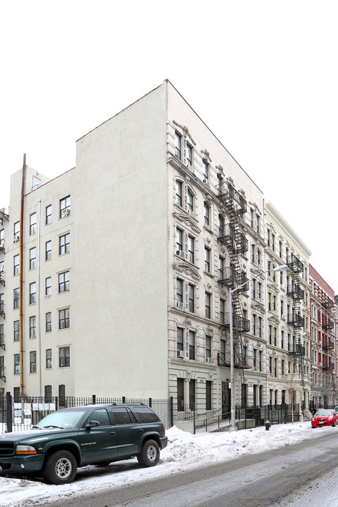 Lula Apartments in New York, NY - Building Photo