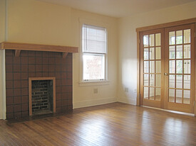 5840 Alderson St, Unit 4 in Pittsburgh, PA - Building Photo