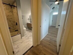 2430 N Southport Ave, Unit 2R in Chicago, IL - Building Photo - Building Photo
