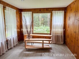 2 Davcarley Rd in Cape Elizabeth, ME - Building Photo