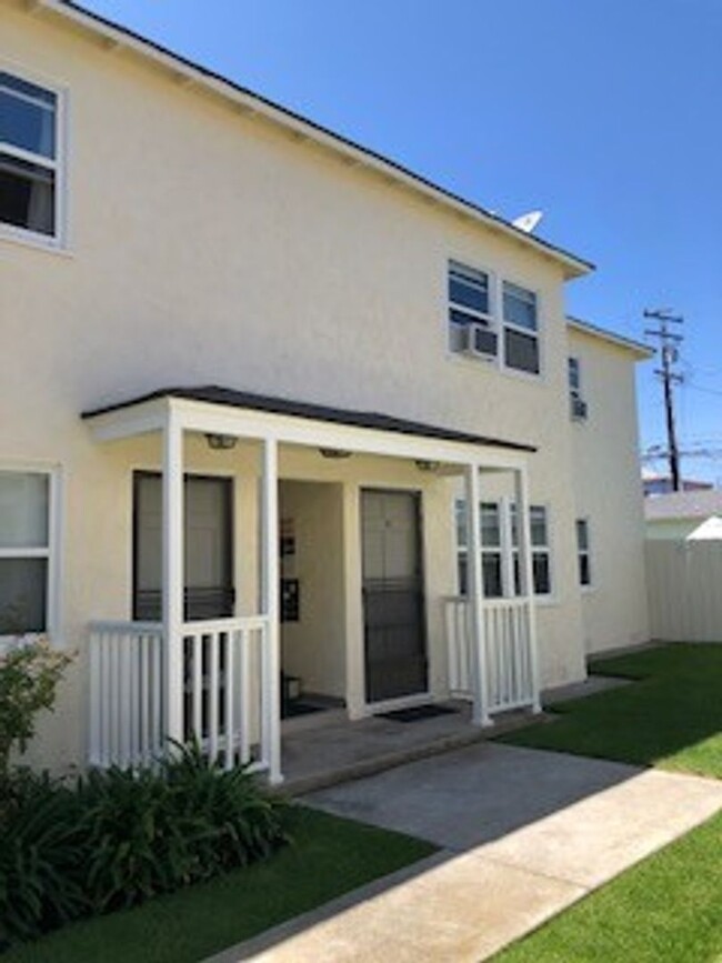 2019 Oak St in Santa Monica, CA - Building Photo - Building Photo