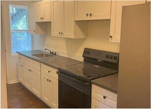 2305 E 37th in Kansas City, MO - Building Photo - Building Photo