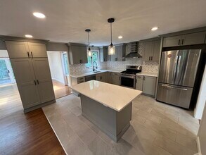 3 Cheshire Rd in Sharon, MA - Building Photo - Building Photo