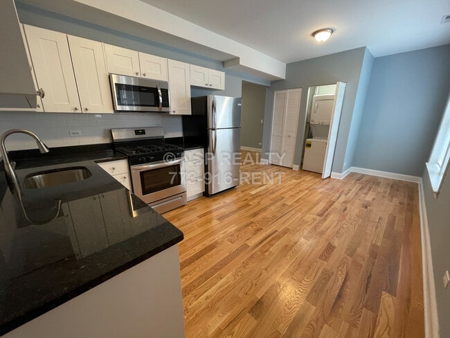 property at 1644 W Pratt Blvd