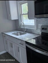 539 Olive Pl in Woodbridge Township, NJ - Building Photo - Building Photo