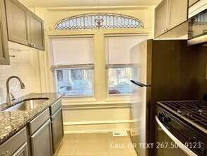 236 Buckingham Pl in Philadelphia, PA - Building Photo - Building Photo