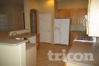 7251 W Paradise Ln in Peoria, AZ - Foto de edificio - Building Photo