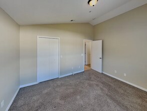 9623 Hollyhill Dr in Orlando, FL - Building Photo - Building Photo