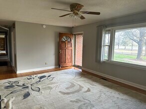 6156 Mt Gallant Rd in York, SC - Foto de edificio - Building Photo