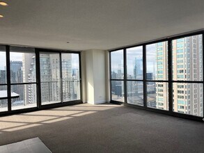 10 E Ontario St, Unit 5104 in Chicago, IL - Building Photo - Building Photo