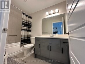 3265 Carding Mill Trail in Oakville, ON - Building Photo - Building Photo