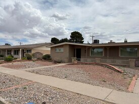 8316 W H Burges Dr in El Paso, TX - Building Photo