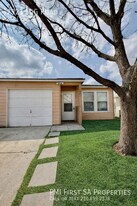 7921 M G Rd in San Antonio, TX - Building Photo