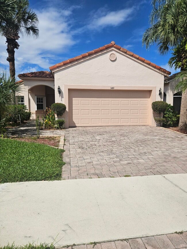property at 340 NW Breezy Point Loop
