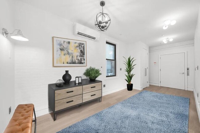 547 W 47th St in New York, NY - Building Photo - Building Photo