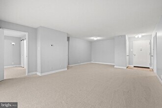 307 Yoakum Pkwy in Alexandria, VA - Foto de edificio - Building Photo