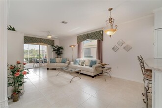 1637 Morning Sun Ln in Naples, FL - Foto de edificio - Building Photo