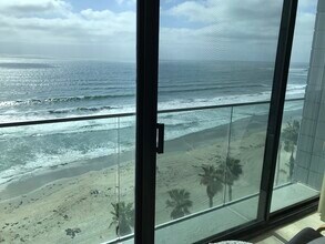 4767 Ocean Blvd, Unit Capri8 in San Diego, CA - Building Photo - Building Photo