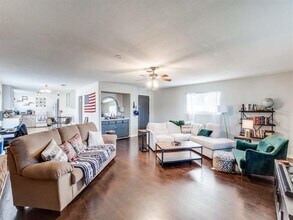 8619 Banff Dr in Dallas, TX - Building Photo - Building Photo