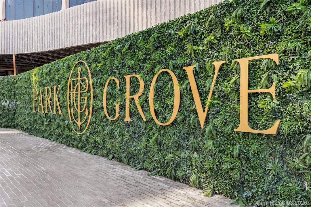 2821 S Bayshore Dr in Miami, FL - Building Photo