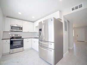 230 W Towne Pl in Titusville, FL - Building Photo - Building Photo