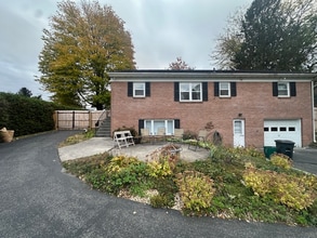 510 Longfellow Dr in Lancaster, PA - Building Photo - Building Photo