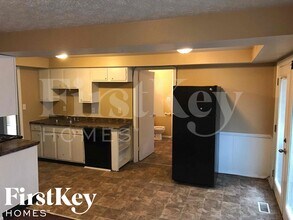 10019 Catalina Dr in Indianapolis, IN - Foto de edificio - Building Photo