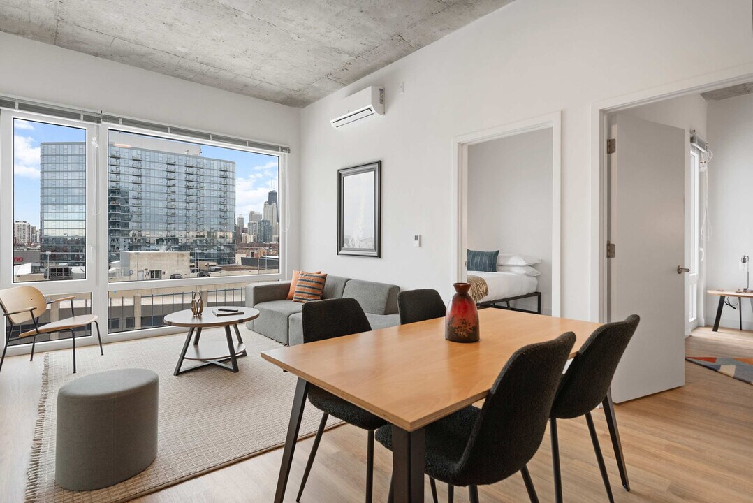 853 W Blackhawk St in Chicago, IL - Building Photo