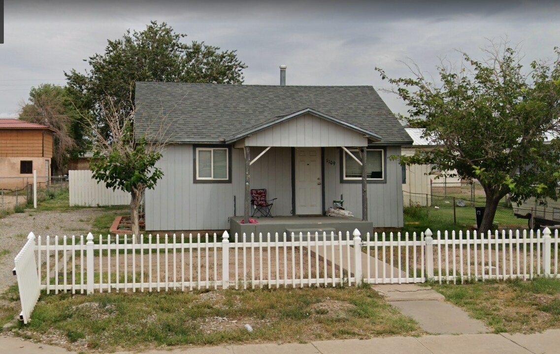 1109 7th St, Unit #1 in Alamogordo, NM - Building Photo