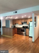 6301 Stevenson Ave-Unit -510 in Alexandria, VA - Foto de edificio - Building Photo