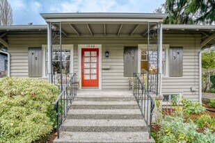 1952 26th Ave E in Seattle, WA - Building Photo