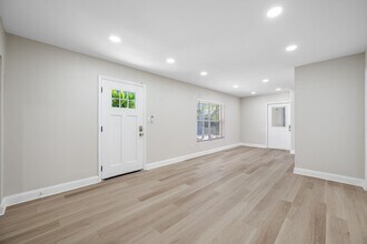 Modern Island Living at 140 E Davis in Tampa, FL - Foto de edificio - Building Photo