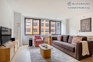 535 W 23rd St in New York, NY - Building Photo