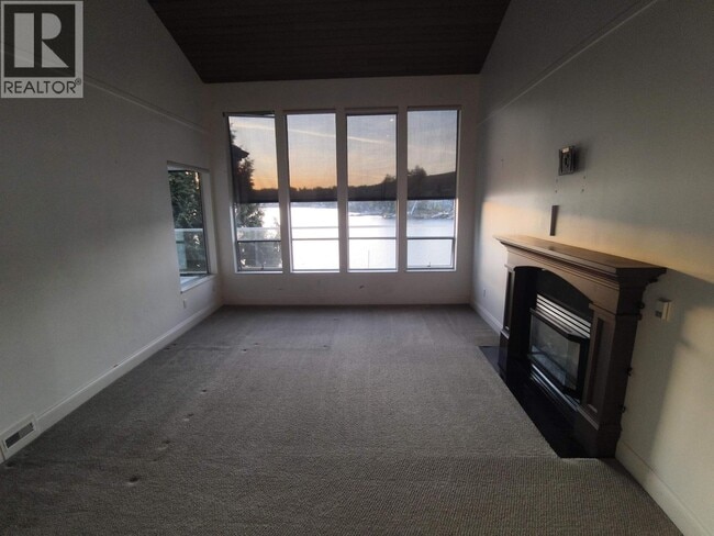 4643-4643 Belcarra Bay Rd in Belcarra, BC - Building Photo - Building Photo