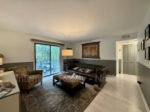 420 Walton Ln in Nashville, TN - Building Photo - Building Photo
