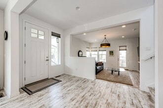 8881 Southurst St in Littleton, CO - Building Photo - Building Photo