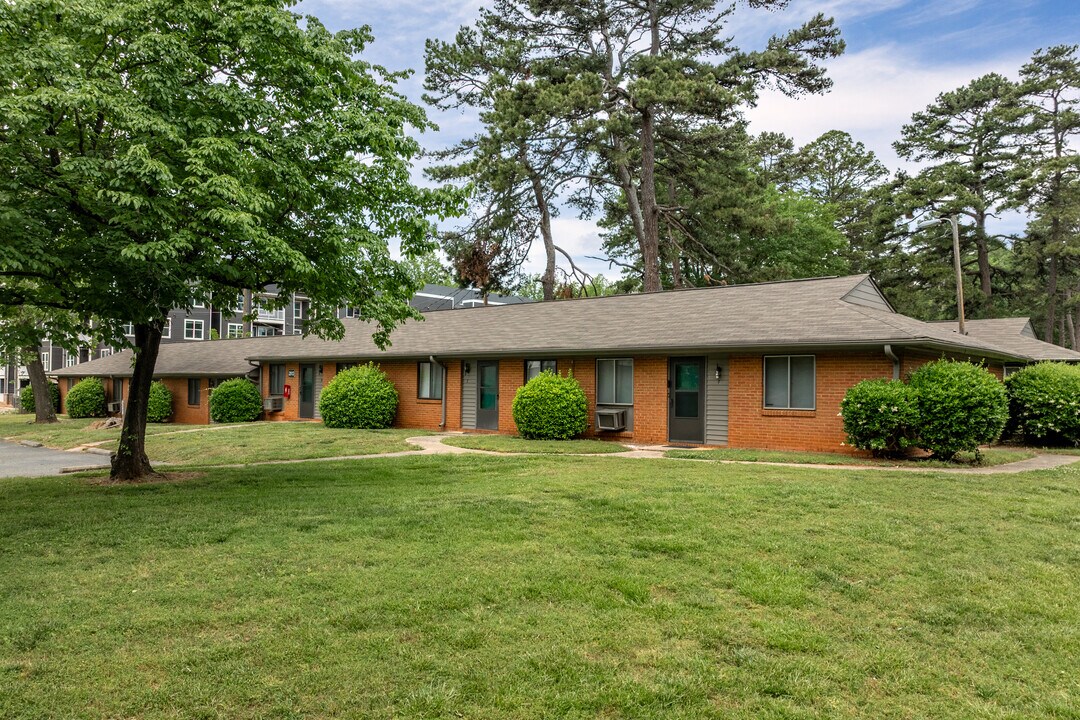 Hideaway at Kingspark in Charlotte, NC - Foto de edificio