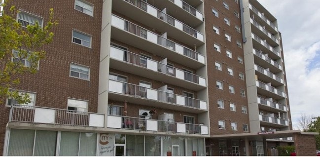 Pontiac Court – Highrise