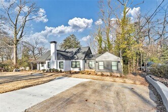 1571 Blvd Lorraine SW in Atlanta, GA - Building Photo - Building Photo